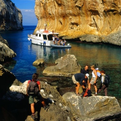 Sardinien: Berge am Meer, wandern und wundern